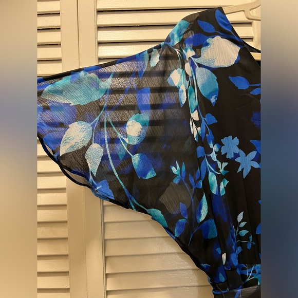 Calvin Klein  V-Neck Flutter Short Sleeve Tie Waist Floral Chiffon Midi Dress - Picture 7 of 8